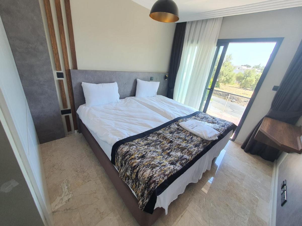 Luxury Hotel Room W Pool Near Beach In Kyrenia Girne Kamer foto