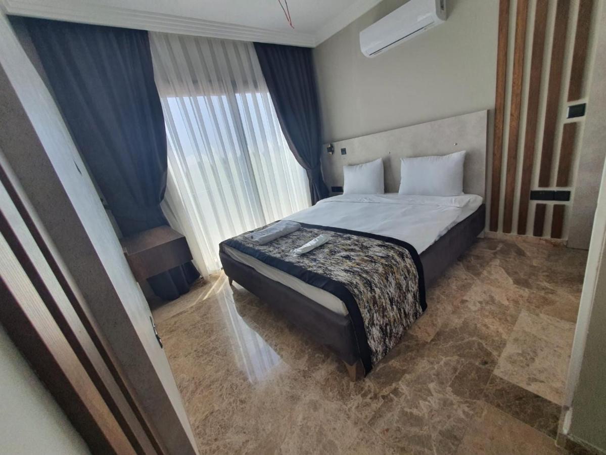 Luxury Hotel Room W Pool Near Beach In Kyrenia Girne Kamer foto